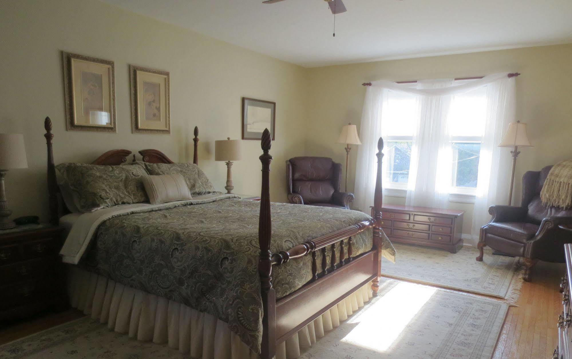 Robinsong Bed & Breakfast Thorold Eksteriør bilde
