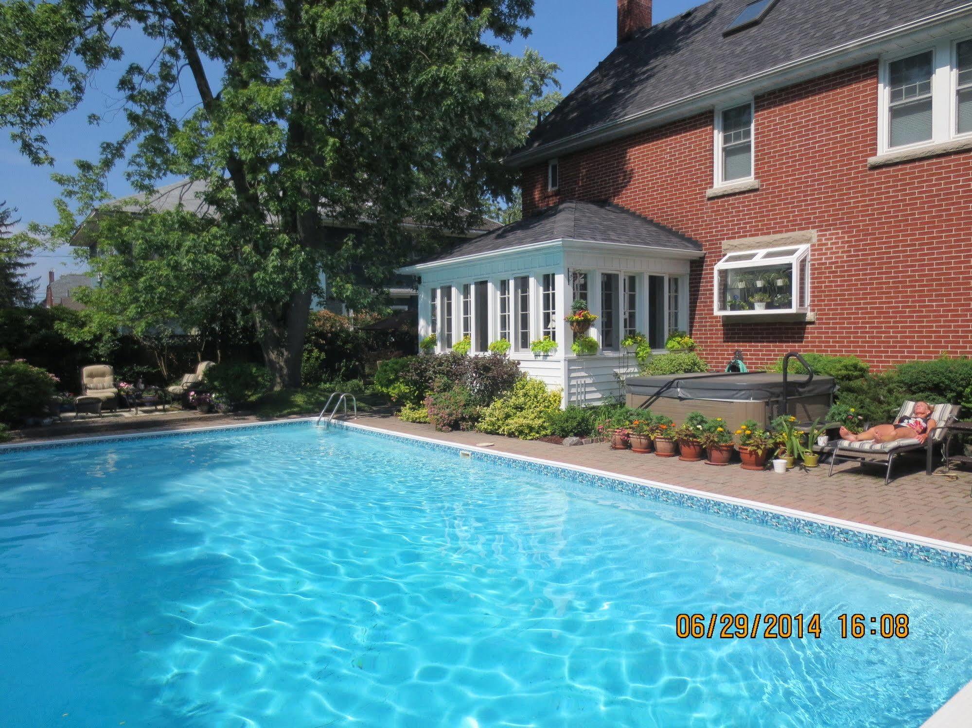 Robinsong Bed & Breakfast Thorold Eksteriør bilde